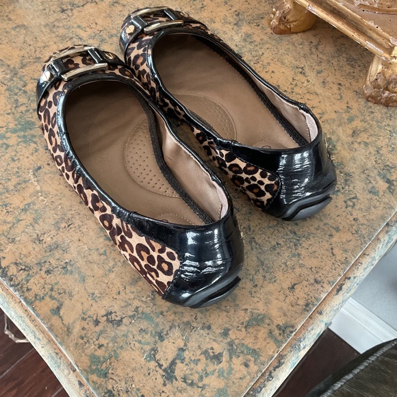 Me Too leather leopard print cowhide flats, 8m - Picture 3 of 4